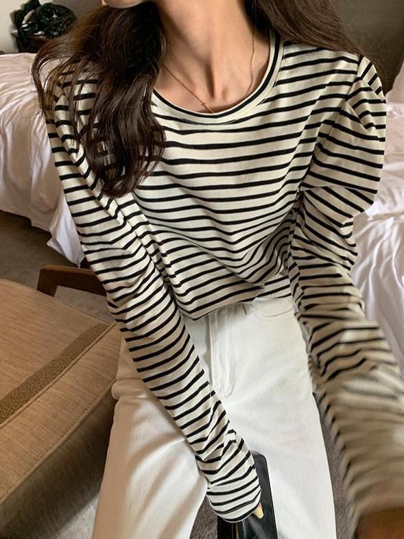 Size (CM) Dress Length Chest Sleeve One size 49 90 68 Model is 162cm 43kg Striped Long Sleeve Outfit, Long Sleeve Outfit, Lazy Style, Long Sleeve Outfits, Trending Dresses, Striped Long Sleeve, Dress Length, Style Casual, Korean Fashion