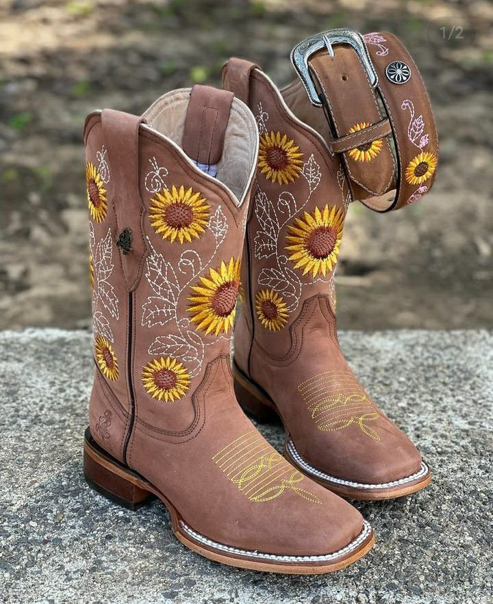 Vaquera Boots, Mexican Boots, Cute Cowgirl Boots, Pretty Boots, Botas Western, Casual Country Outfits, Bota Country, Western Shoes, Womens Cowgirl Boots