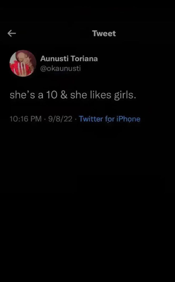 the tweet is being posted to someone on their phone, and it looks like she's 10 & she likes girls