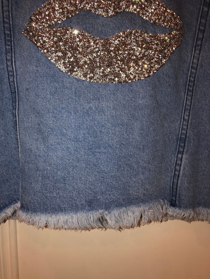 Silver sequined lips with sequined sleeves, jean jacket size M Party Denim Jacket With Embellished Long Sleeves, Party Denim Jacket Embellished, Embellished Denim Jacket For Parties, Spring Party Denim Jacket, Spring Party Casual Denim Jacket, Sequin Denim Jacket For Spring, Spring Denim Jacket With Sequins, Trendy Denim Jacket With Sequins, Trendy Fitted Denim Jacket For Party