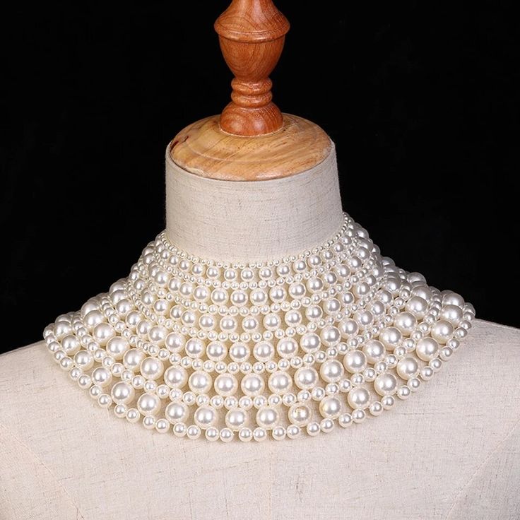 Pearl choker Chain Wedding Dress, Wedding Dress Pearls, Bride Pearl Necklace, Shawl Fashion, Shoulder Necklace, Chain Bra, Necklace Top, Map Pendant, Body Chains