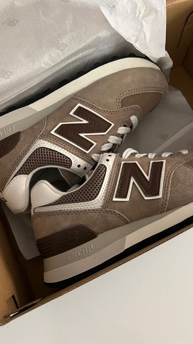 Brown shoe, brown sneaker, new balance, lifestyle shoe Best New Balance Shoes For Men, New Balance Aesthetic Men, Shoes Aesthetic For Men, Lifestyle Shoes For Men, Datt Shoes, New Balance Shoes For Men, Mens Shoes New Balance, New Balances Brown, Men New Balance Shoes