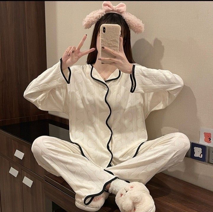 Korean Night Suit, Sleep Outfit Aesthetic, Cute Pijamas, Korean Night, Night Wear Pajamas, Pajamas Aesthetic, Instagram Korean, Night Suit For Women, Summer Sleepwear