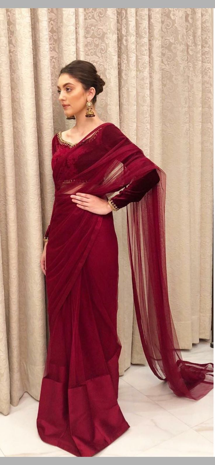 Full Sleeves Blouse Designs Saree, Plain Net Saree, Saree Full Sleeve, Maroon Net Saree, Saree Farewell, Net Designer Saree, Full Sleeves Blouse Designs, Saree Jacket Designs, Wedding Fits