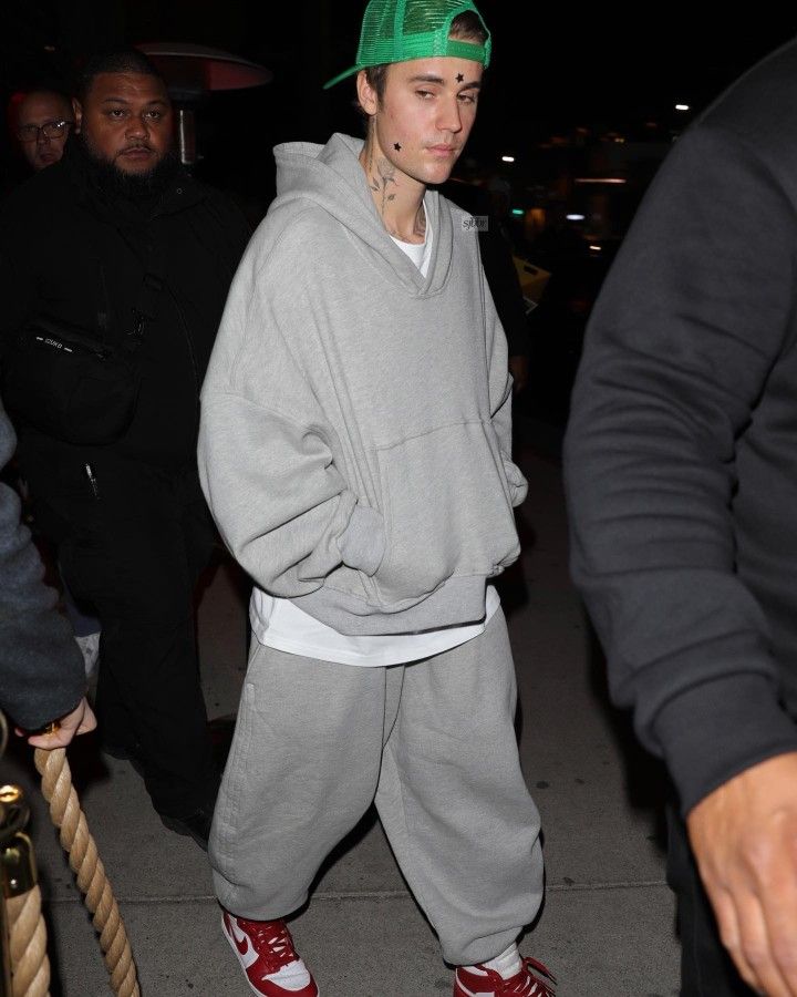 Justin Bieber Paparazzi, Justin Bieber Style, Justin Bieber Images, Justin Hailey, Jordan Outfit, Justin Bieber Photos, Justin Bieber Pictures, Mens Fashion Streetwear, Mens Fashion Casual Outfits