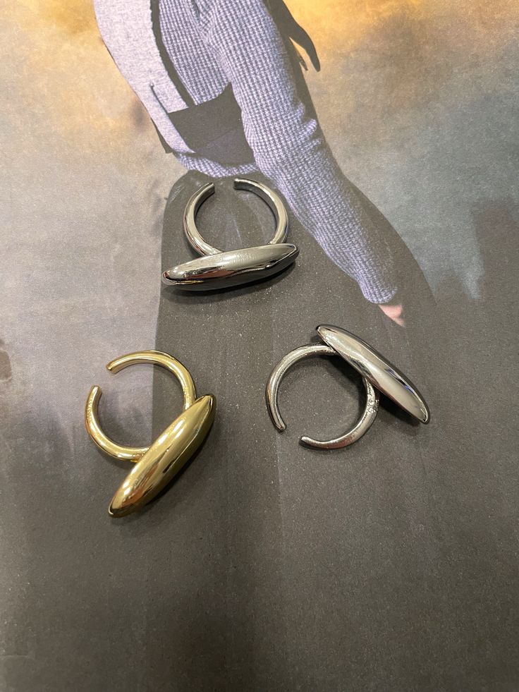 Elevate any outfit with our bold long ring, perfect for combining with other accessories. Make a statement and stand out from the crowd with its unique design. A must-have for any fashion-forward individual.