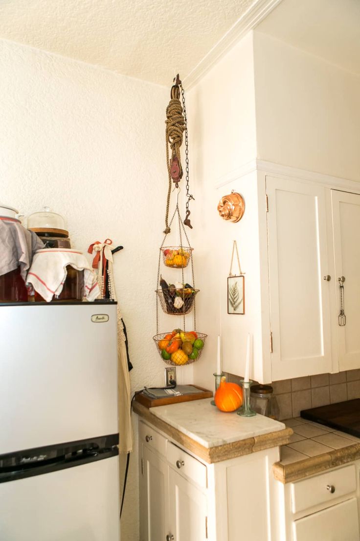 the kitchen is clean and ready to be used for cooking or as an appliance