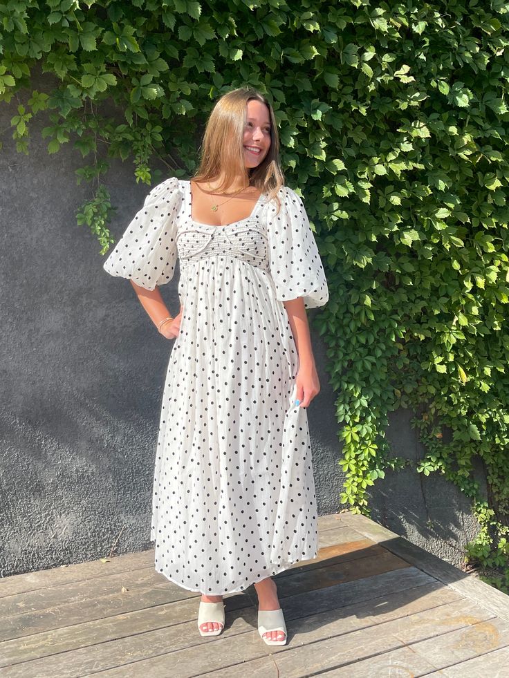 midi dot printed smocked bust dress true to size, model is wearing a small White Smock Dress, Bust Dress, Smocked Dress, Smock Dress, Dot Print, Smocking, Polka Dot, Polka Dots, Midi Dress