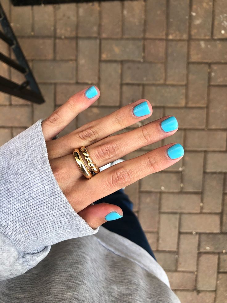 Super Short Natural Nails, Short Polished Nails, Bright Shellac Nails, Teal Nail Inspo Short, Teal Nails Aesthetic, Teal Dnd Gel Polish, Teal Short Nails, Short Round Nails Summer, Short Round Nails Ideas