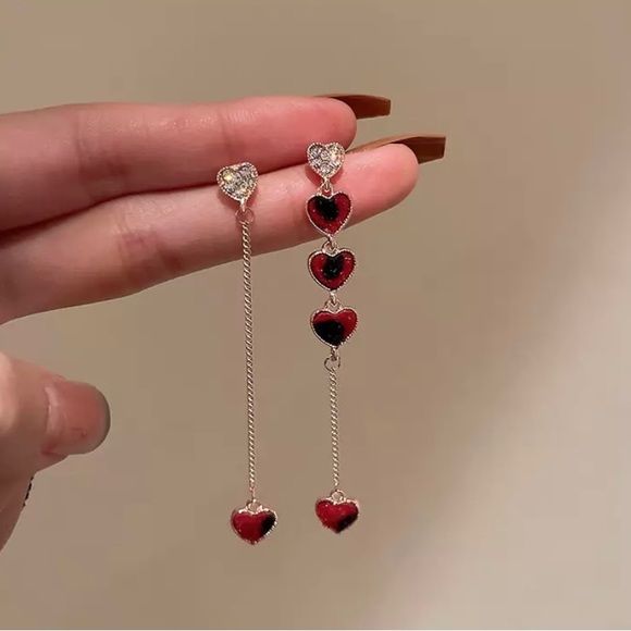 New Heart Dangle Earrings Afro Jewelry, Bloom Winx, Ipad Accessories, Wedding Party Jewelry, Heart Dangle Earrings, Heart Drop Earrings, Fancy Jewellery, Trendy Earrings, Hanging Earrings