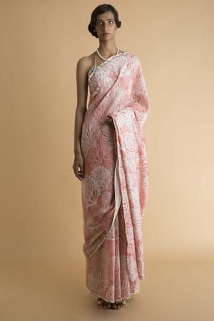 Summer Traditional Pre-draped Saree With Printed Motifs, Navratri Printed Pre-draped Saree, Traditional Summer Pre-draped Saree With Zari Work, Bollywood Cotton Pre-draped Saree For Wedding, Pink Traditional Drape Blouse For Summer, Bohemian Cotton Saree For Wedding, Designer Wear Pre-draped Saree For Summer, Summer Traditional Wear In Cotton Silk With Zari Work, Bohemian Cotton Wedding Saree