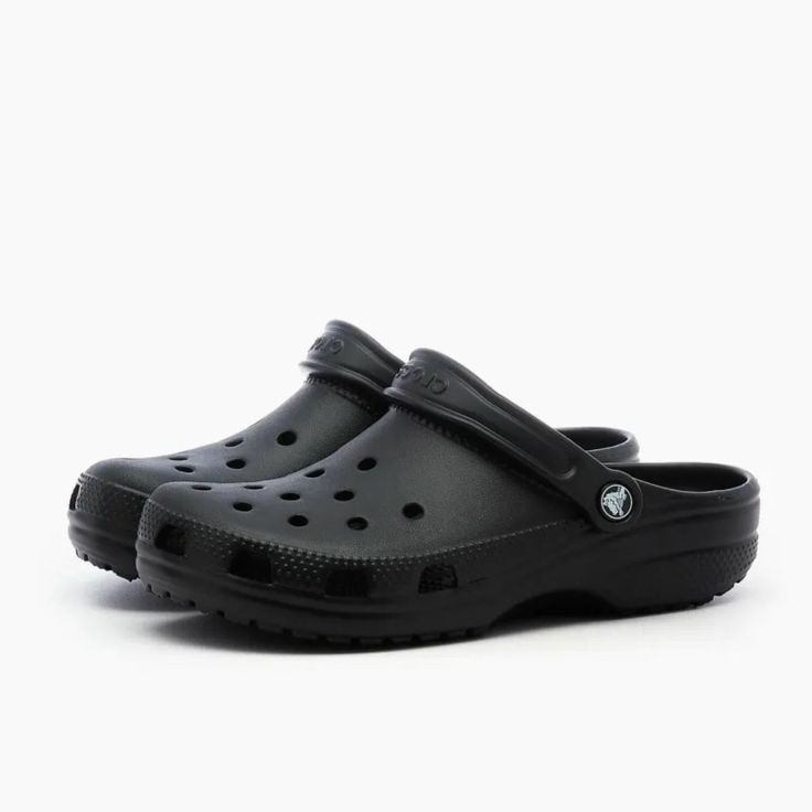 Nwt Classic Black Noir M9/W11 Blue Crocs, Black Crocs, Pretty Sneakers, Shoes For School, Shoes Crocs, Crocs Black, Dr Shoes, Shoe Wishlist, Cute Nike Shoes