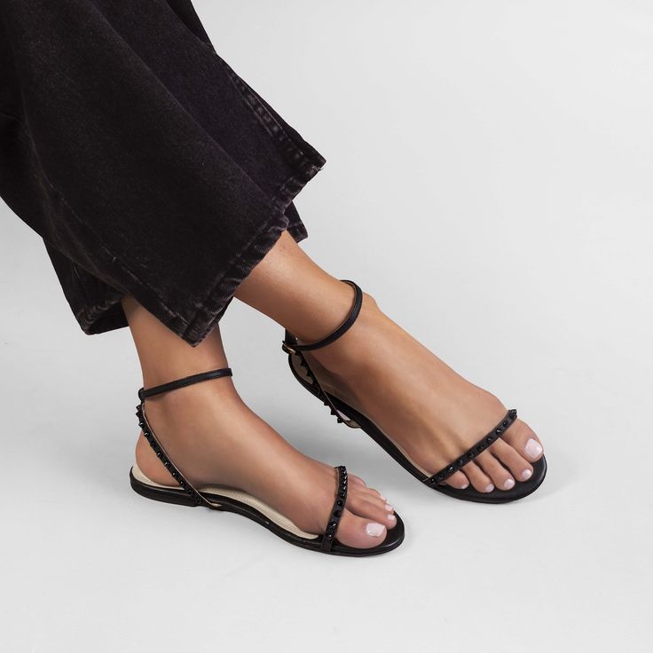 Vinci Shoes Fran Black Sandals Lauren Conrad Style, T Strap Flats, Shoes Hack, Bridal Sandals, Black Femininity, Stunning Shoes, Stylish Sandals, Girly Shoes, By The Beach