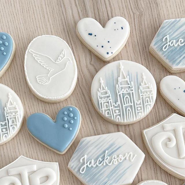 some decorated cookies are on a table