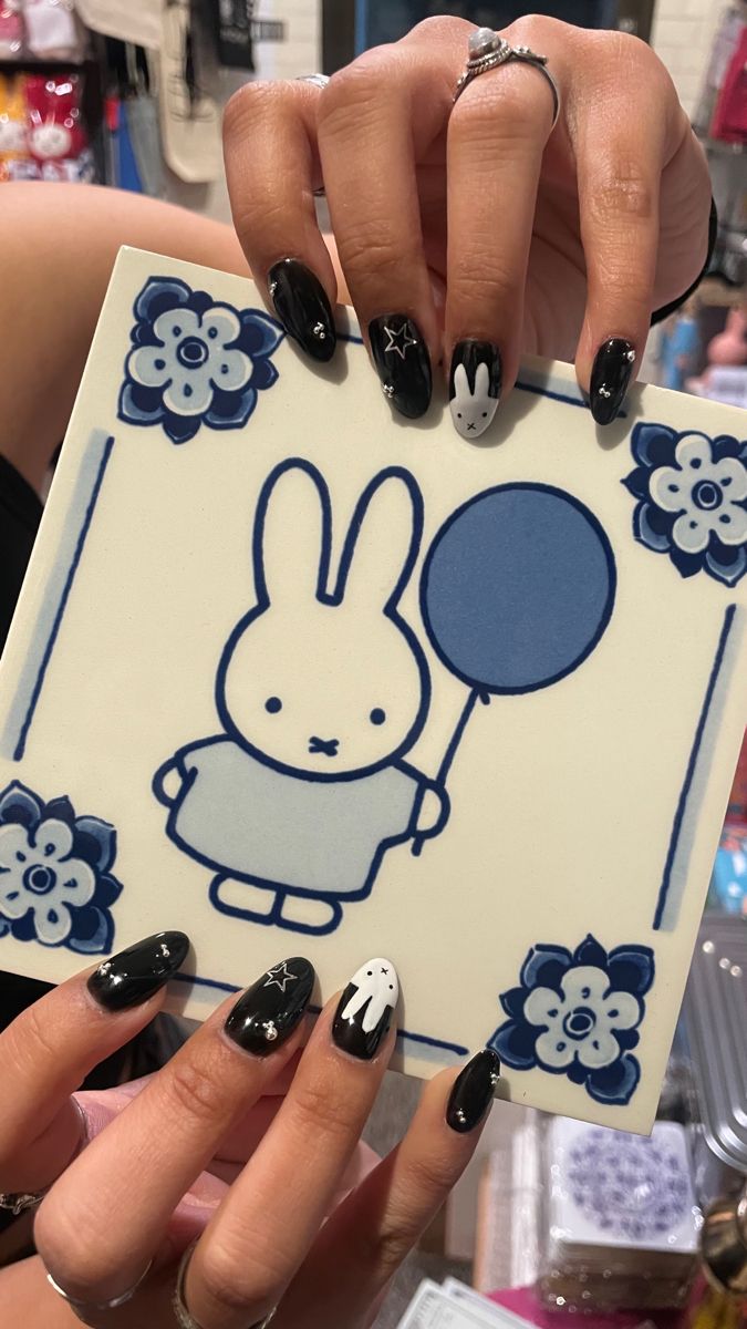 Miffy Gel Nails, Blue Bunny Nails, Miffy Nails Aesthetic, Miffy Nails Simple, Miffy Nail Design, Blue Miffy Nails, Miffy Nail Art, Miffy Makeup, Cute Bunny Nails