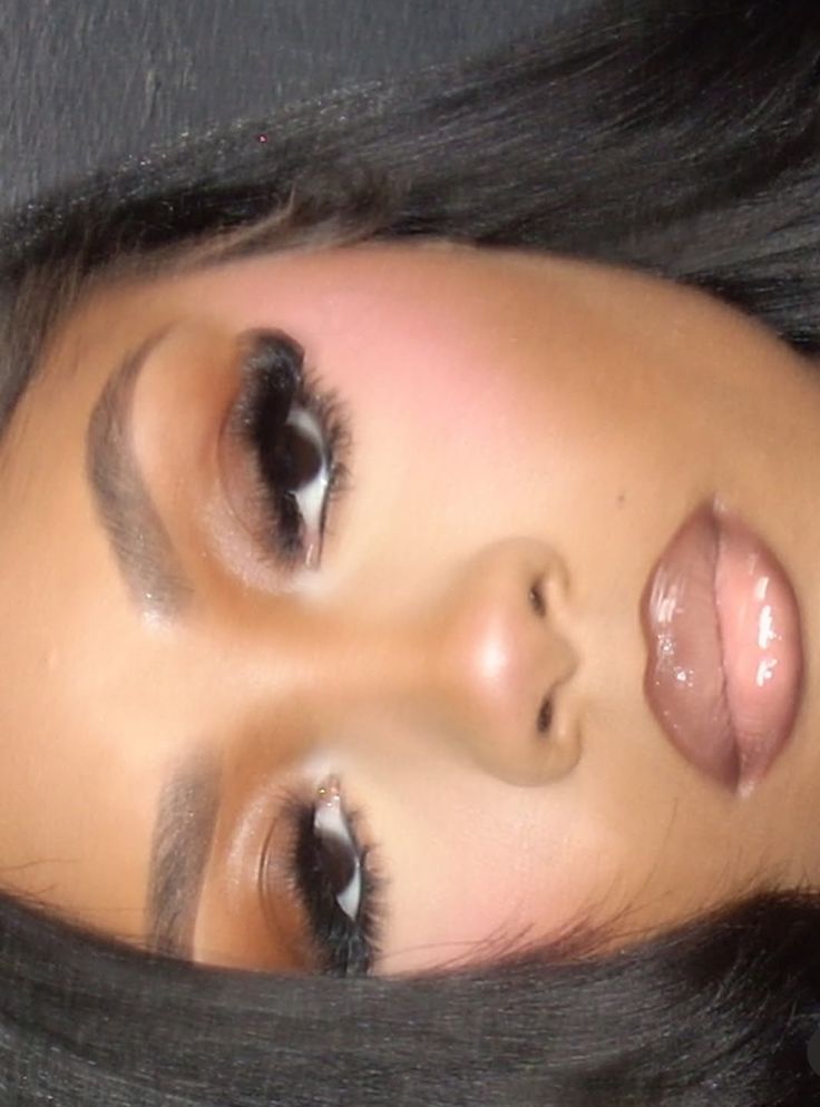 Client Makeup, Uk Girl, Different Makeup Looks, Airbrush Designs, Eternal Beauty, 9th Grade, Art Face, Edgy Makeup, Soft Makeup