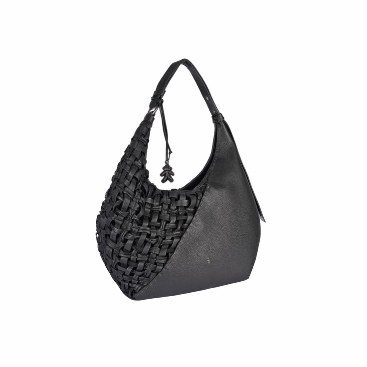 Borsa a spalla in pelle di vitello intrecciata, colore nero
Chiusura a scatto
Manico a spalla in pelle regolabile, 40 cm / 15,74"
Esterno, una tasca a scatto
All'interno, fodera in lino, una tasca con zip
Dimensioni: H.34 x L.35 x P.16 cm / 13.38" x 13.77" x 6.29"
Prodotto artigianale, made in Vigevano (Italia)
Borsa Henry Beguelin
BD5523 Bea Bauletto M Intreccio Cesta + Muflone ​​Nero East Europe, Milan Italy, Made Goods, Winter Sale, Snap Closure, Inside Pocket, Leather Shoulder Bag, Calf Skin, Black Color