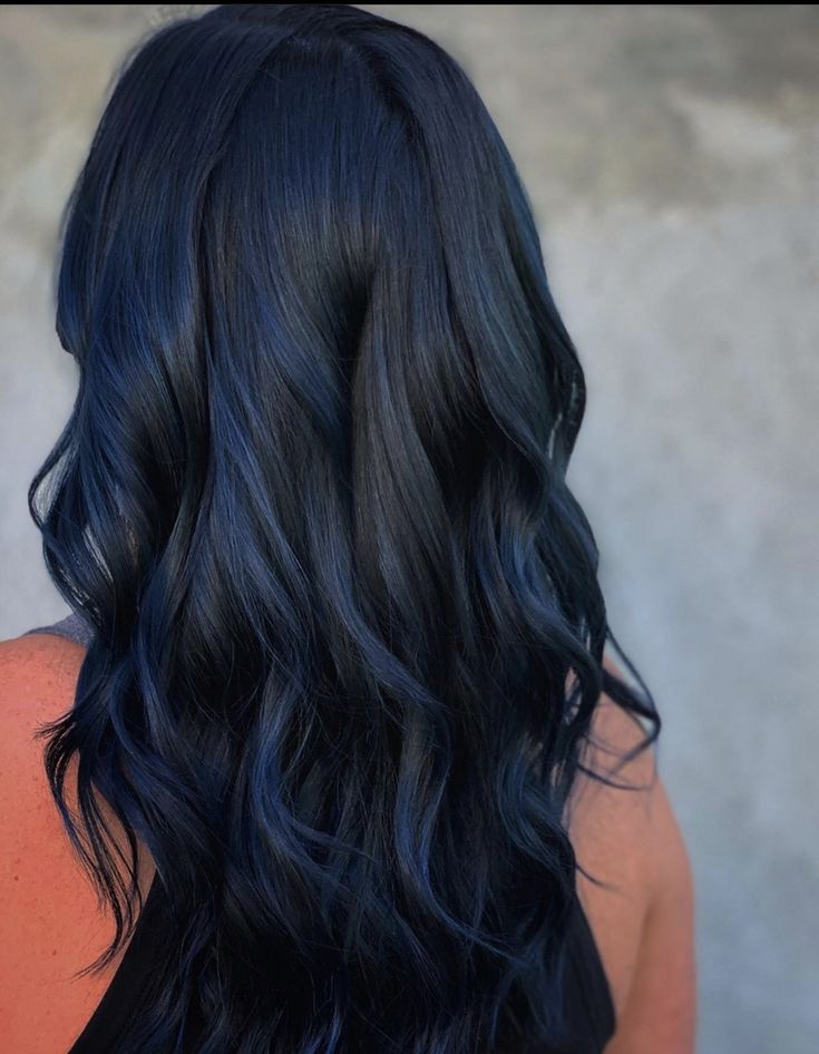 Blue Almost Black Hair, Blue Hair With Dark Brown, Hair Color Ideas Dark Blue, Subtle Blue Black Hair, Deep Navy Blue Hair, Black And Blue Balayage Hair, Black And Midnight Blue Hair, Dark Brown Hair Blue Highlights, Blue Lowlights In Black Hair