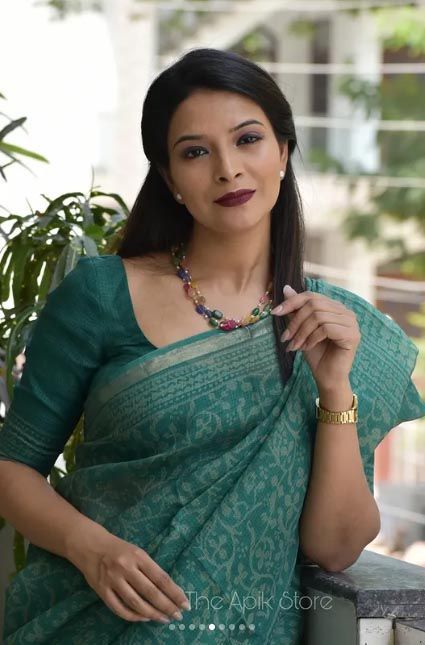 Official Saree, Professional Saree, Office Wear Women Work Outfits, Hair Style On Saree, Kalamkari Dresses, Cotton Saree Blouse Designs, Stylish Kurtis Design, Saree Wearing Styles, Saree Wearing