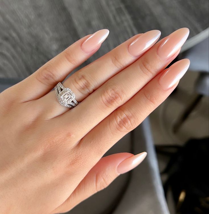 Bailey Bieber Nails, Hailey Bieber Nail, Bieber Nails, Pretty Hands, Neutral Nails, Brown Nails, Hailey Bieber, Nude Nails, Swag Nails