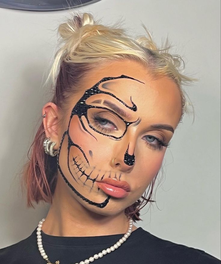 Bedazzled Skull Makeup, Pretty Skeleton Costume, Skeleton Teeth Makeup, Diamond Skeleton Makeup, Skeleton Makeup Glitter, Skeleton Makeup Rhinestones, Crystal Skull Makeup, Skeleton Costume Women Diy, Skull Makeup With Gems