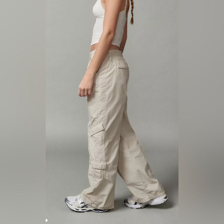 Xs Bdg Beige Cargo Pants, Never Worn Mid-rise Cargo Pants For Spring Streetwear, Spring Mid-rise Cargo Pants For Streetwear, Spring Streetwear Mid-rise Cargo Pants, Urban Style Long Pants For Spring, Baggy Mid-rise Cargo Pants For Casual Wear, Baggy Mid-rise Cargo Pants, Sporty High-waisted Cargo Pants For Spring, Urban Cargo-style Bottoms For Spring, Urban Cargo Style Bottoms For Spring