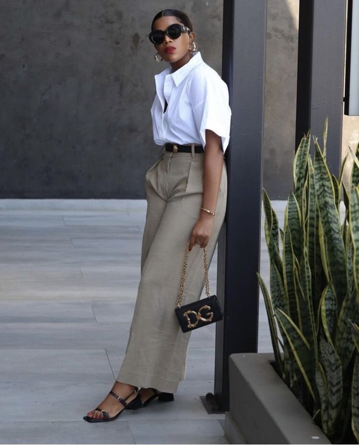 Business Casual Outfit Ideas Summer, Casual Chic Curvy Outfits, Linen Outfit Inspiration, Summer Business Casual Black Women, Minimalist Corporate Attire, Business Trip Outfits For Women Summer, Business Attire Plus Size Women, Spring Fashion Outfits 2024, Linen Work Outfit