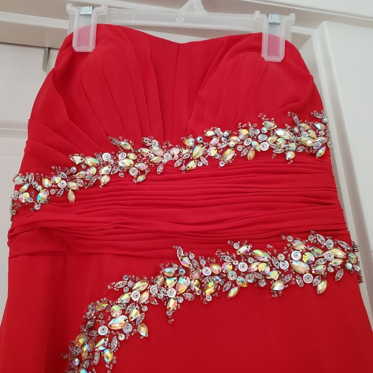 Worn Once, Strapless Red Dress, Split In Front Of Dress (Pictured) Red Strapless Dress With Fitted Bodice, Red Strapless Dress With Sweetheart Neckline For Formal Events, Red Sleeveless Mini Dress For Gala, Red Strapless Cocktail Evening Dress, Red Strapless Dress With Fitted Bodice For Cocktail, Red Mini Dress With Fitted Bodice For Gala, Red Evening Dress With Sweetheart Neckline For Cocktail, Red Sweetheart Neckline Evening Dress For Cocktail, Red Cocktail Evening Dress With Sweetheart Neckline