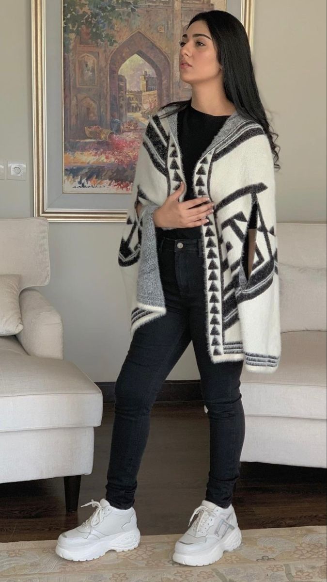 Winter Outfits Blackgirl, Winter Outfits Korean, Sarah Khan, Outfit Ideas Winter, Workout Dress, Winter Outfits Aesthetic, Pakistani Fashion Casual, Winter Outfit Ideas, Stylish Fall Outfits