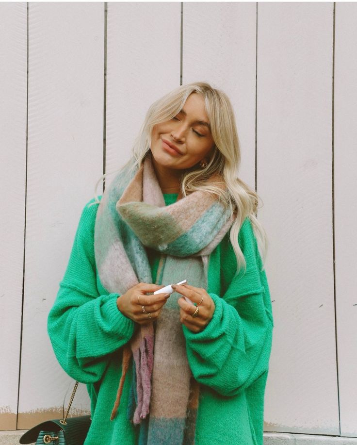 Winter Outfit Inspiration, Winter Scarf, Scarf Wrap, Winter Outfits, Winter Fashion, Outfit Inspirations, Cute Outfits, Sweaters For Women, My Style