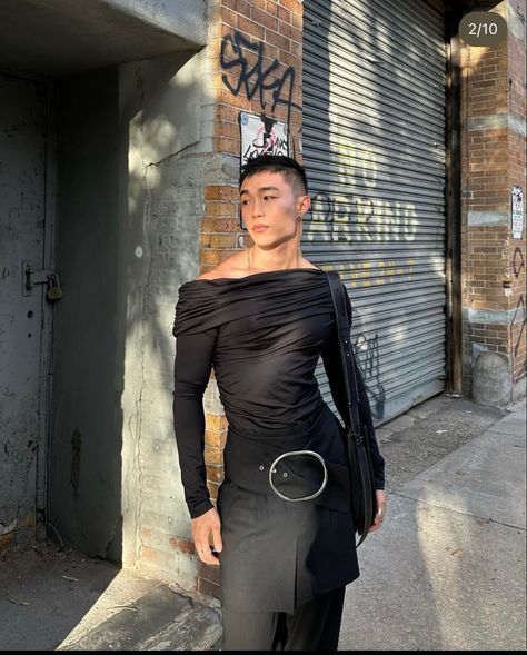 Corset Men Fashion, Gay Night Out Outfit, Mens Corset Top, Black Queer Aesthetic, Men Corset Outfit, Corset Outfit Men, Dinner Outfits Men, Genderqueer Fashion, High Fashion Men