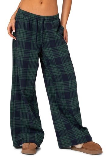 Feel the comfort of these cozy cotton-blend sweatpants updated with wide legs and finished in a laid-back plaid. Elastic/drawstring waist Front slant pockets 50% cotton, 50% polyester Machine wash, dry flat Imported Plaid Slant Pocket Pants, Comfy Pants With Pockets, Orange Pajamas Pants, Sweatpants Where To Buy, Womens Pajamas Set Pants, Womens Comfortable Pants, Low Rise Plaid Pants Outfit, Preppy Winter Pants, Cute Womens Pajama Pants