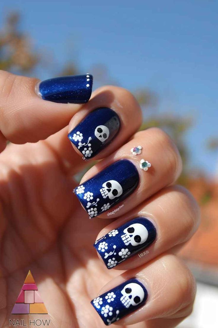 Boo-tiful in Blue: Hauntingly Cool Halloween Nail Designs 87 Quick Nail, Silk Wrap Nails, Easter Nail Designs, Nail Prices, Chic Halloween, Nail Oil, Blue Nail Polish, Blue Nail Designs, Pink Nail Polish