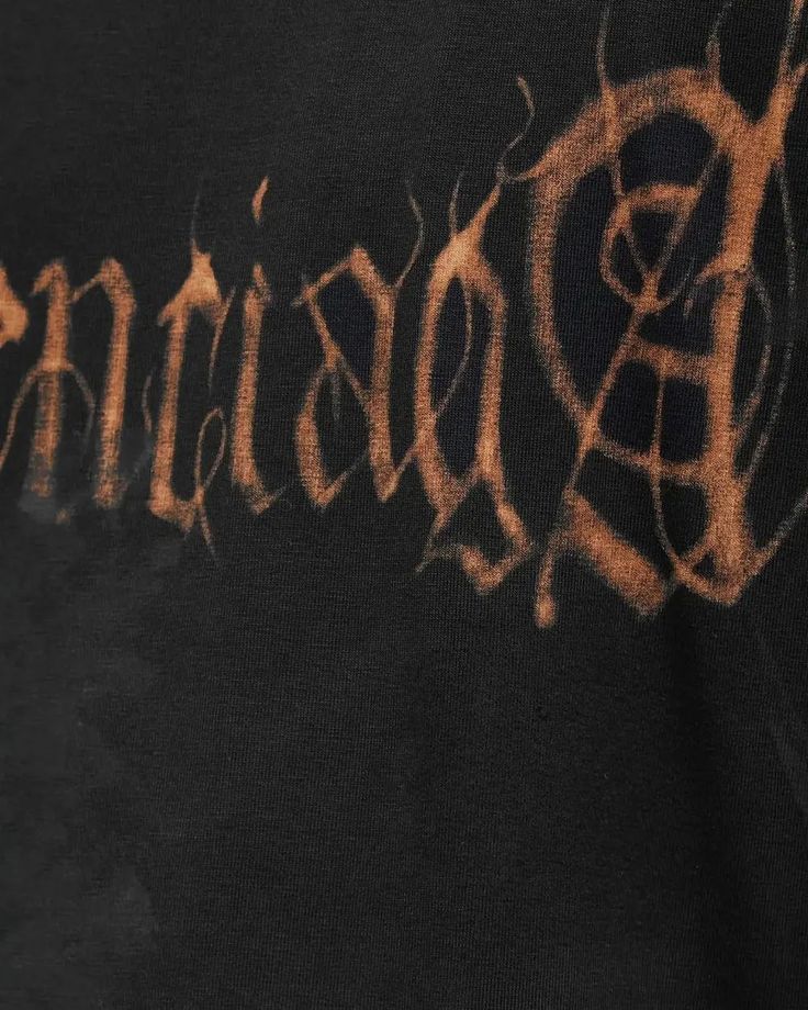 BALENCIAGA Metal Logo Print Oversized T-Shirt Washed Black Regular price £735.00 Balenciaga's logo is imagined with a punk twist in the Heavy Metal shape, an artwork also seen in the back of the cotton T-shirt design for AW23. Link here , story link Facebook https://tidd.ly/4biPgVv #Balenciaga’s #Oversized #streetstyle #streetwearfashion #Street #black Balenciaga Aesthetic, Balenciaga T Shirt, Balenciaga Logo, A Punk, Metal Logo, Print Tee, Oversized T Shirt, Metallic Logo, Oversized Tshirt