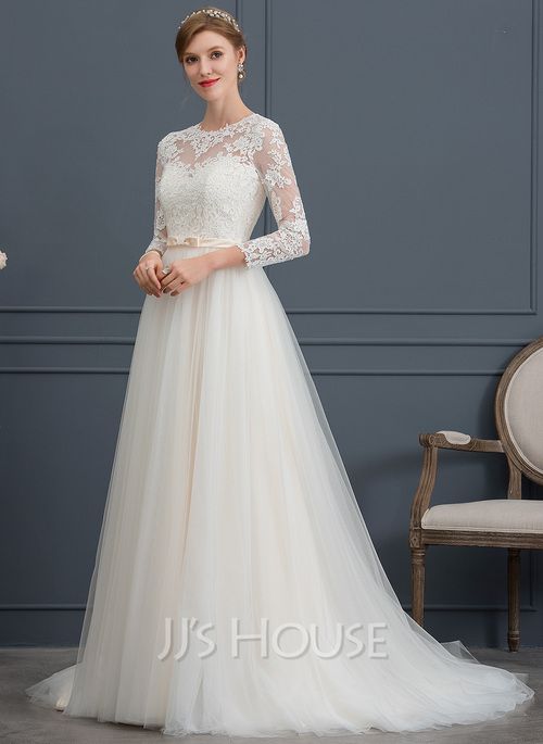 a - line / princess scoop neck court train tulle wedding dress