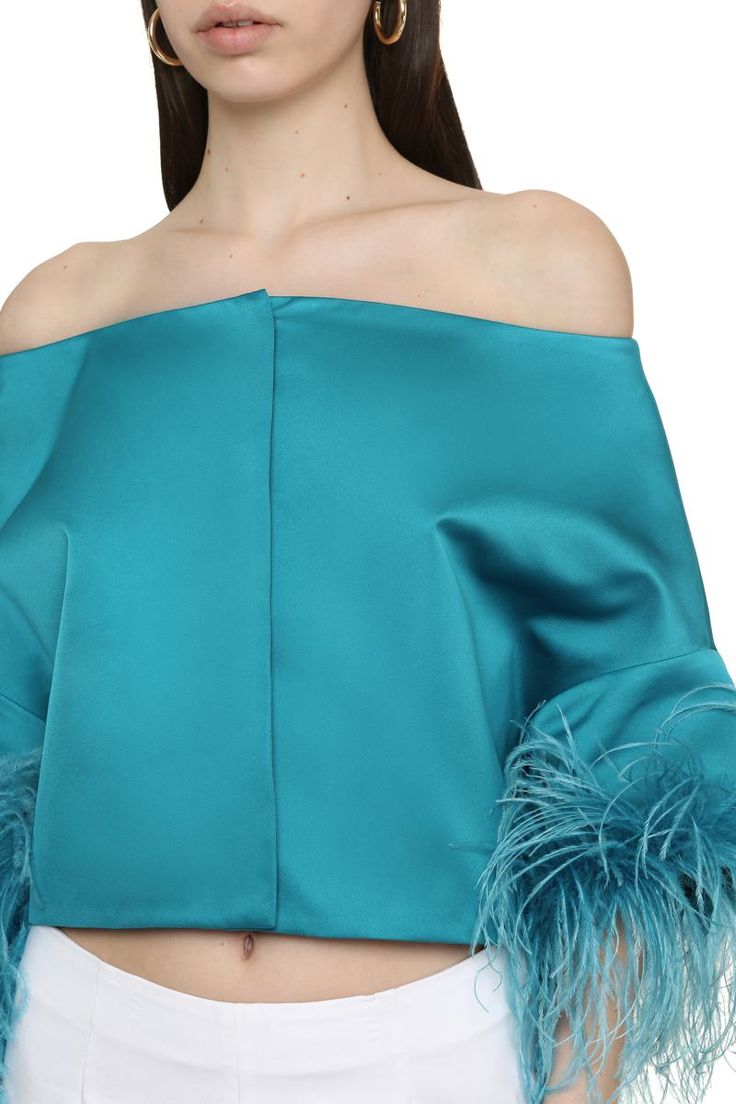 Off-shoulder bolero jacketButtoned front fasteningOstrich feathers application100% Ostrich feather, 100% PolyesterGender: WomenMaterial: OSTRICH FEATHERColor: TURQUOISEMade in: ITProduct ID: D420002PPARTY23_032*Import tax/duty will be calculated at checkout (If applicable) Ostrich Feather, Bolero Jacket, Color Turquoise, Ostrich Feathers, A R, Feathers, Off Shoulder, Turquoise