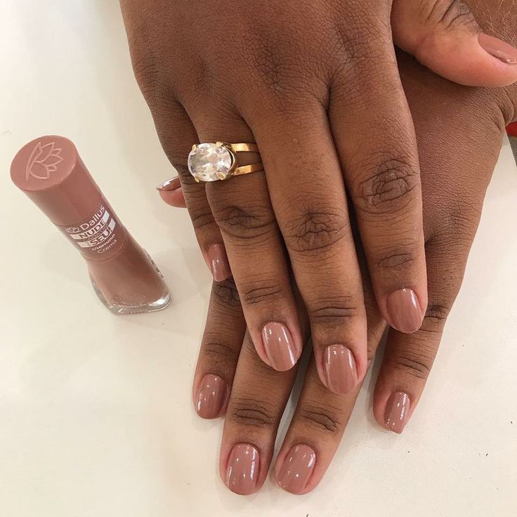 Short Natural Wedding Nails, Dark Hand Nail Color, Ingenue Nails, Natural Round Nails Short, Round Gel Nails Short, Natural Nail Gel Polish, Short Natural Nails, Natural Nails Manicure, Silver Nail Designs