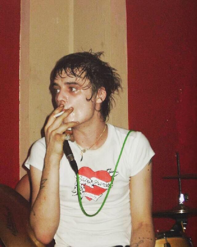 Peter Doherty Peter Doherty, Carl Barat, Pete Doherty, The Libertines, Indie Sleaze, Indie Rock, Punk Fashion, Fitness Inspo, Rock N Roll