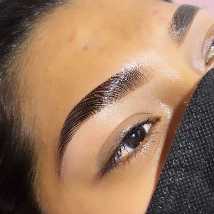 Laminate Brows, Brow Lamination Before And After, Laminated Eyebrows, Laminated Brows, Eyebrows Goals, Eyebrow Lamination, Henna Eyebrows, Eyebrow Trends, Straight Brows