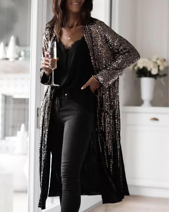 Edgy Sequin Outfit, Sequence Blazer Outfits For Women, Sequin Outfit Ideas Casual, Sparkly Cardigan Outfit, Sequin Duster Outfit Dressy, Duster Jacket Outfit, Sequins Jacket Outfit, Sequence Jacket Outfits, Black Duster Outfit