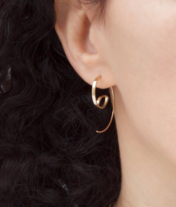 Gold hoop earrings, gold 14k hoop earrings, modern hoop earrings, minimalist gold hoops Spiral Yellow Gold Hoop Earrings For Gift, Hoop Earring Outfit, Hoop Earrings Aesthetic, Modern Hoop Earrings, Hoop Earrings Handmade, Earrings Aesthetic, So Fetch, Big Hoop Earrings, Hoops Gold