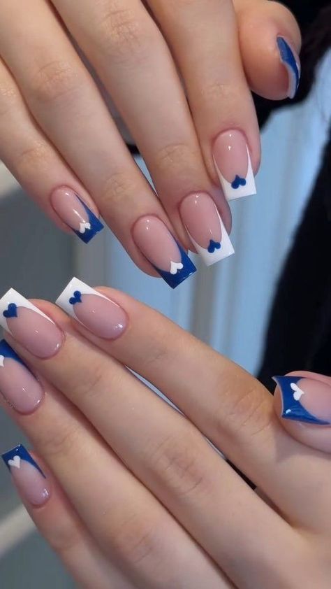 Heart Nail Art Tutorial, Elegant Touch Nails, Heart Nail, Heart Nail Art, Gel Nails Diy, Simple Gel Nails, Nail Style, Acrylic Nails Coffin Short, Nail Art Ideas