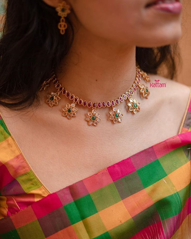 Latest Simple Jewellery Designs, Kempulu Pachalu Necklace, Kempulu Necklace, Papidibilla Designs Gold, Stones Necklace Gold, Stone Necklace Designs, Gold Necklace Set Simple, Stone Gold Necklace, Indian Gold Necklace Designs