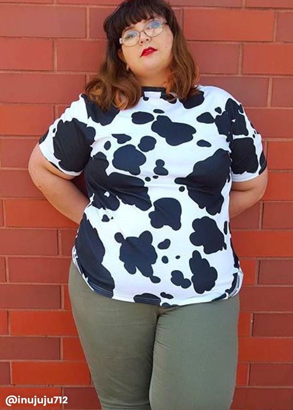 Casual Cow Print T-shirt For Summer, Casual Spring Tops With Cow Print, Spring Casual Cow Print Tops, Funny Print Stretch T-shirt With Short Sleeves, Casual Cow Print Tops For Spring, Short Sleeve Cotton Tops With Cow Print, Casual Short Sleeve Cow Print Tops, Cotton Cow Print T-shirt With Crew Neck, White Cow Print Crew Neck T-shirt