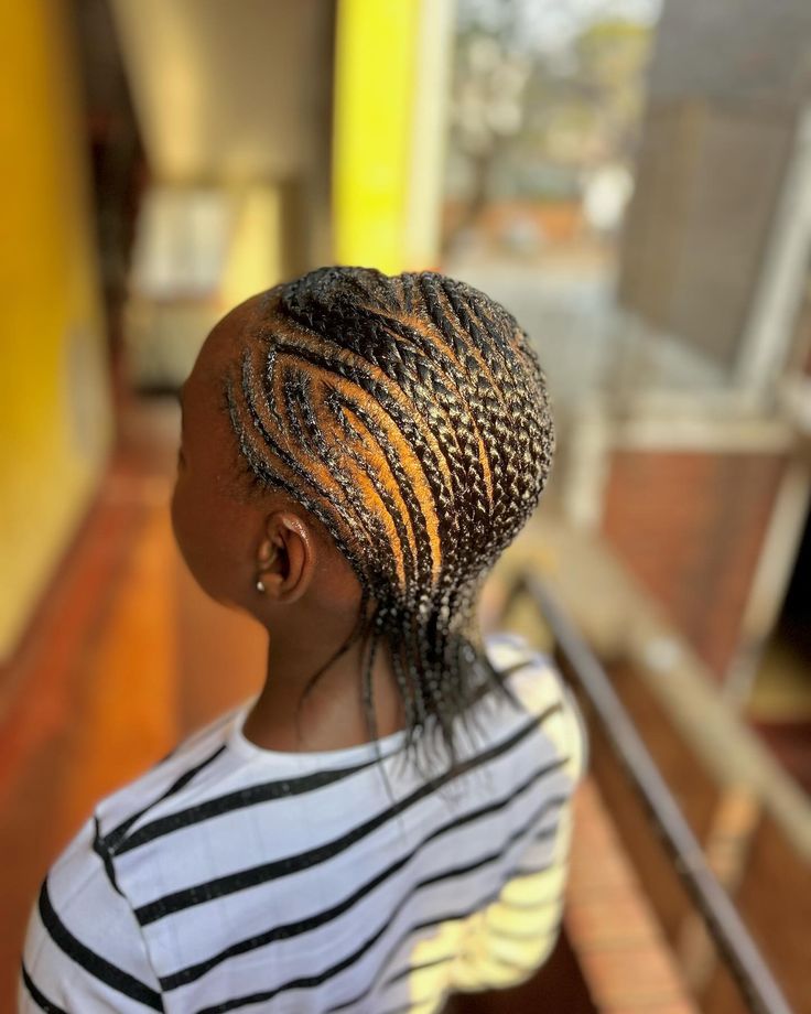 Back to school cornrows ❤️ Back To School Cornrows, School Cornrows, Cornrows Straight Back, School Lines, Straight Back, Short Hair Cuts, Short Hair, Back To School, Short Hair Styles