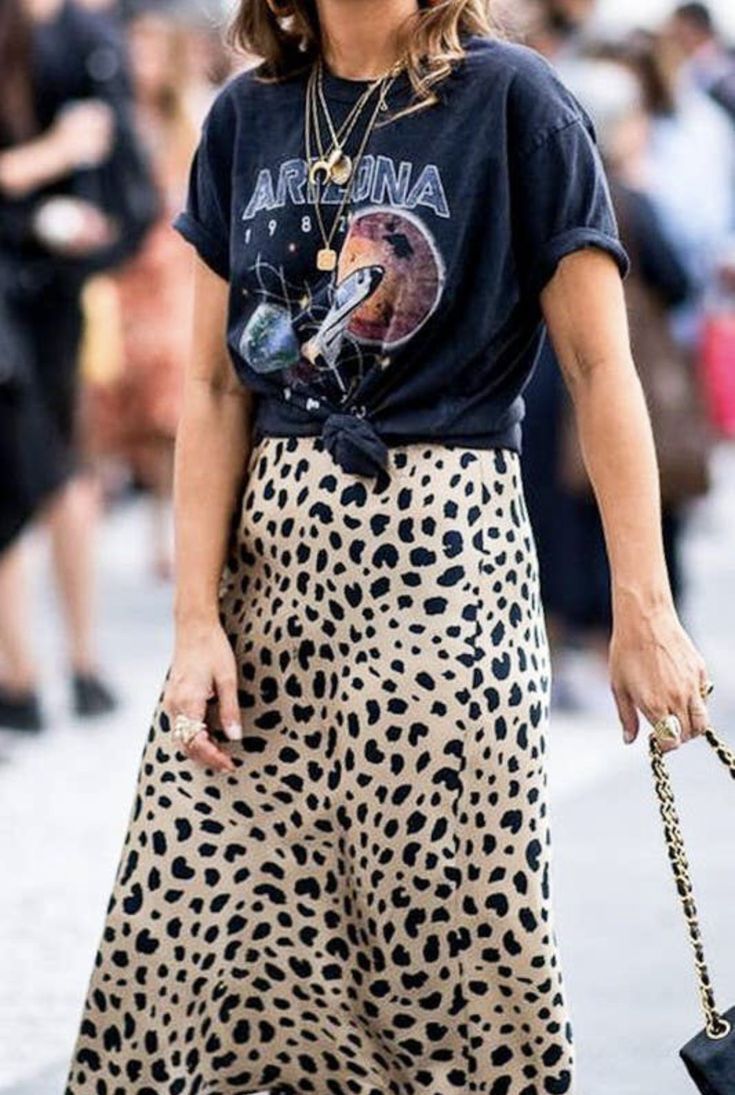 Own the trends in the skirt silhouette of the season patterned in the season's newest neutral. The ways to wear this are endless. 97% POLY 3% SPAN Boho Mode, Graphic Tee Outfits, Leopard Print Skirt, Leopard Skirt, Fishtail Skirt, Satin Midi Skirt, Printed Midi Skirt, Style Trends, Tee Outfit