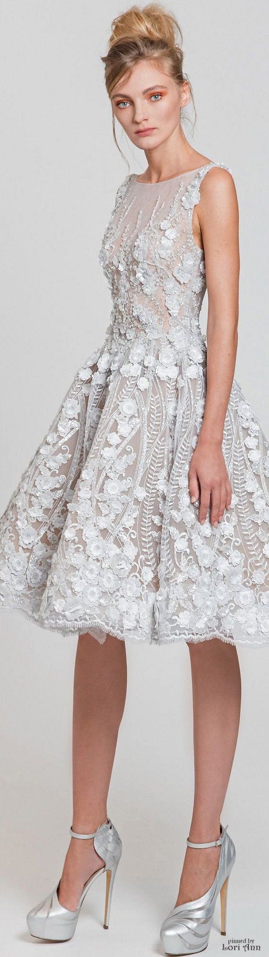 Tony Ward RTW Spring 2017 Classic Clothing, Tony Ward, African Traditional Dresses, Jewelry Indian, Gorgeous Gowns, Lovely Dresses, Looks Style, Womens Casual Outfits, Spring 2017