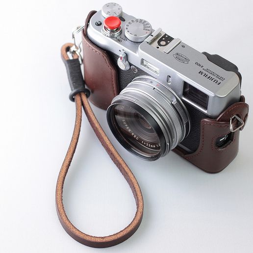 Fujifilm X100s, Fuji X100, Camera Fujifilm, Fotocamere Vintage, Digital Camera Accessories, Digital Camera Photography, Leather Camera Strap, Photo Gear, Fujifilm Camera