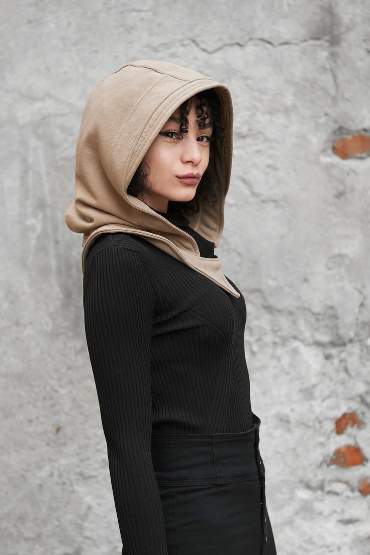 ♥ All my orders ship EXPRESS only >> buy your piece today & have it within 1-3 days upon shipping ♥ This hooded gaiter mask will make you feel totally secure while shopping, traveling, or taking a walk. Droplets and dust have little chance of reaching your mouth, face, hair, or neck and you won't be able to touch your face and transfer pathogens or dirt. Best of all, use the hood as a fashion accessory on its own for the next festival or party! ♥ Sizes: One size fits all ♥ Materials: Cotton ♥ Ca Hood On Reference, Scarf Hood Tutorial, Hood Up Reference, Pose With Mask, Women Assassin, Hood Ninja, Sportwear Outfit Woman, Assassin Hood, Hood Reference