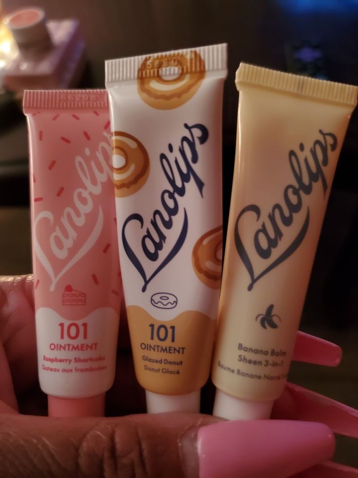 💋
#lanolips Lanolips Lip Balm, Carmex Lip Balm Aesthetic, Lip Aesthetic, Skincare Obsession, Vacation Makeup, Lip Treatments, Lip Collection, Trashy Outfits, Cosmetic Packaging Design